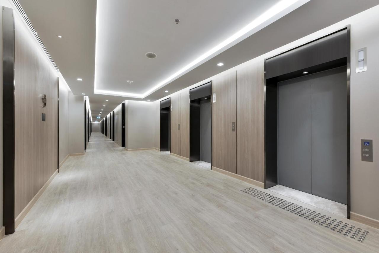 Centre Point Hotel Terminal21 Korat Nakhon Ratchasima Luaran gambar The elevator lobby