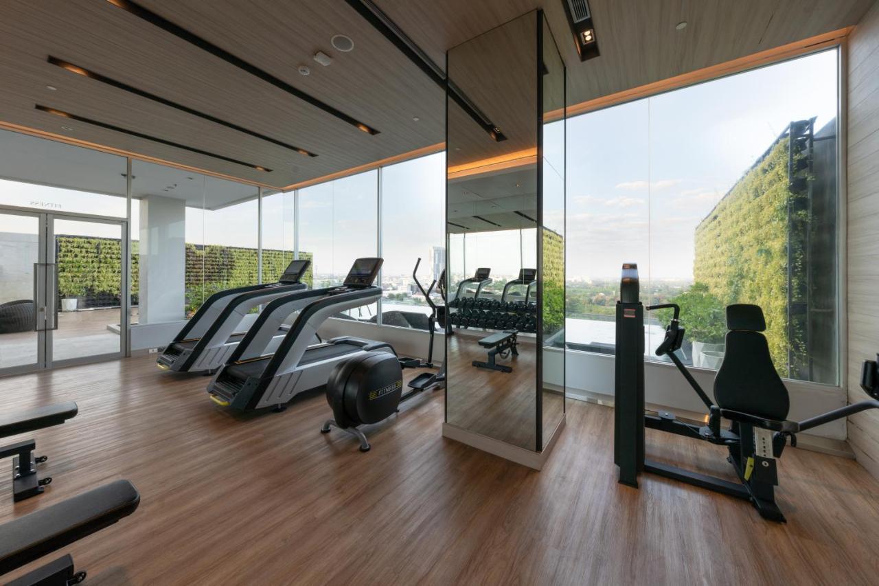 Centre Point Hotel Terminal21 Korat Nakhon Ratchasima Luaran gambar The gym at the hotel